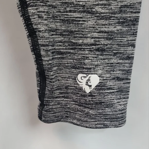 Women's Best Gray Leggings - Picture 6 of 7